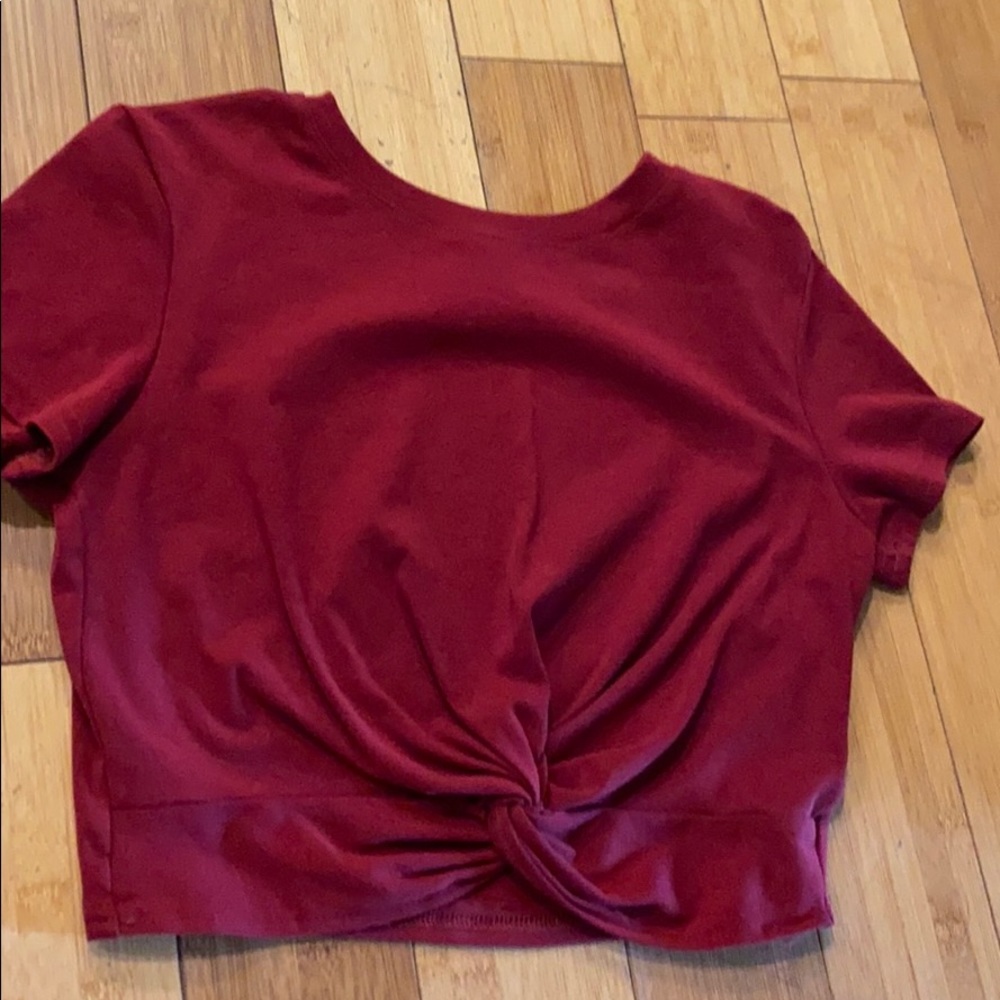 Maroon cropped tee with twist
